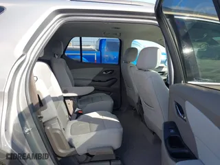 2019 Chevrolet Traverse LT Cloth with VIN 1GNEVGKW9KJ177989, listed as a IAAI auction lot 41877639 with 81,277 mi miles. Bid and sale history available at carsss.com. Image 8.