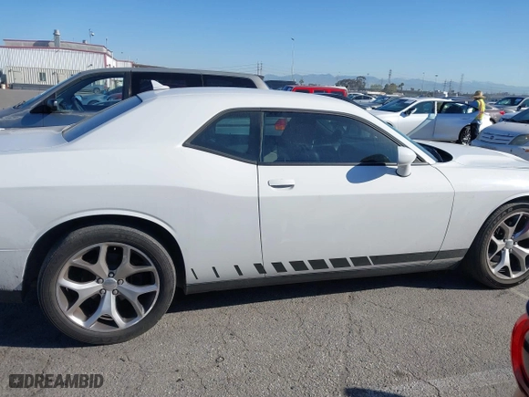 2015 Dodge Challenger SXT Plus with VIN 2C3CDZBG9FH717750, listed as a IAAI auction lot 41797958 with 189,139 mi miles. Bid and sale history available at carsss.com. Image 13.
