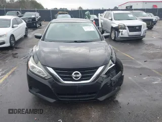 2017 Nissan Altima S z VIN 1N4AL3AP8HC226263, wystawiony jako IAAI lot #41304326 z przebiegiem 150 556 mil mil oraz . Historia ofert i sprzedaży dostępna na DreamBid. Obrazek 12.