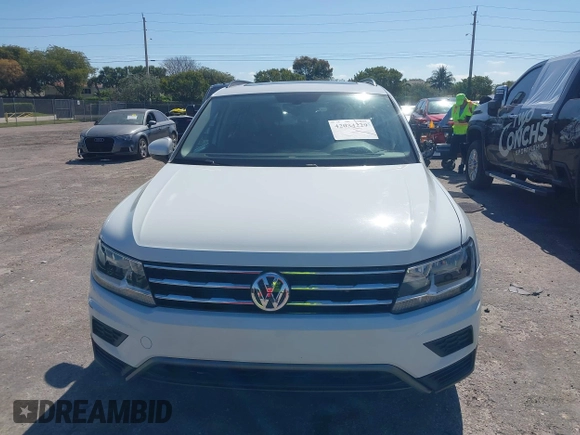 2018 Volkswagen Tiguan SEL with VIN 3VV3B7AX8JM192926, listed as a IAAI auction lot 42034229 with 16,656 mi miles and . Bid and sale history available at DreamBid. Image 12.