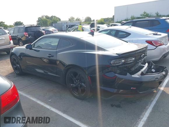 2020 Chevrolet Camaro 1LT z VIN 1G1FB1RS6L0103886, wystawiony jako IAAI lot #42402884 z przebiegiem 61 304 mil mil oraz . Historia ofert i sprzedaży dostępna na DreamBid. Obrazek 14.