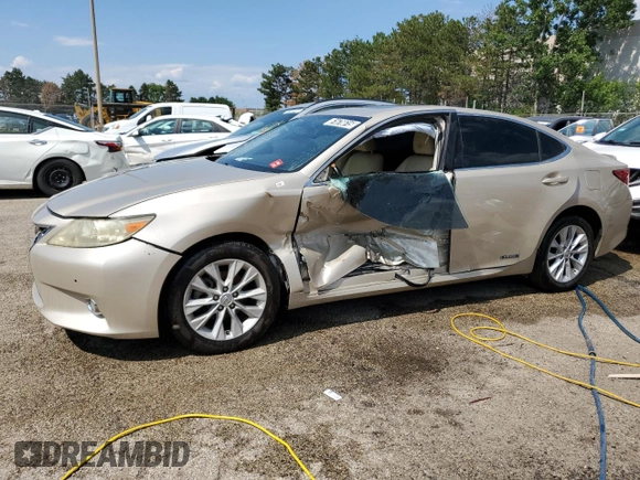 2013 Lexus ES 300h with VIN JTHBW1GG5D2016882, listed as a Copart auction lot 61676615 with 199,931 mi miles and Clean title. Bid and sale history available at DreamBid. Image 1.