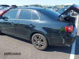 2008 Volkswagen Jetta SE with VIN 3VWRM71K68M057667, listed as a IAAI auction lot 42579020 with 199,732 mi miles and . Bid and sale history available at DreamBid. Image 3.