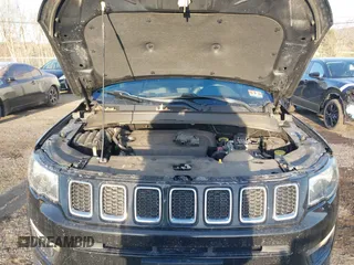 2018 Jeep Compass Altitude with VIN 3C4NJDBB5JT117506, listed as a IAAI auction lot 41447381 with 93,577 mi miles and . Bid and sale history available at carsss.com. Image 10.