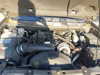 2008 GMC Envoy Denali with VIN 1GKES63M982258281, listed as a IAAI auction lot 42022548 with 265,129 mi miles. Bid and sale history available at carsss.com. Image 10.