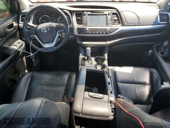 2019 Toyota Highlander SE with VIN 5TDKZRFH9KS557280, listed as a Copart auction lot 55094585 with 84,050 mi miles and Salvage title. Bid and sale history available at DreamBid. Image 8.
