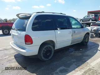 1999 Dodge Caravan z VIN 1B4GP45G2XB554868, wystawiony jako IAAI lot #41882038 z przebiegiem 130 743 mil mil oraz . Historia ofert i sprzedaży dostępna na DreamBid. Obrazek 4.