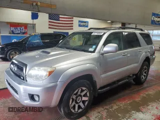 2006 Toyota 4Runner SR5 z VIN JTEBT14RX68035259, wystawiony jako Copart lot #53716885 z przebiegiem 261 252 mil mil oraz Czysty tytuł • Clean title. Historia ofert i sprzedaży dostępna na DreamBid. Obrazek 1.