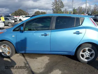 2011 Nissan LEAF SL-e with VIN JN1AZ0CPXBT007951, listed as a IAAI auction lot 41529439 with 123,737 mi miles. Bid and sale history available at carsss.com. Image 14.