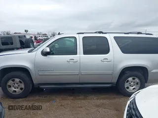 2011 Chevrolet Suburban LS with VIN 1GNSCHE06BR188407, listed as a IAAI auction lot 41453215 with 232,667 mi miles. Bid and sale history available at carsss.com. Image 14.