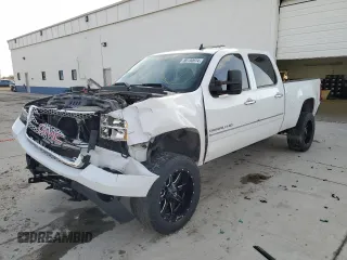 2011 GMC Sierra 2500HD Denali z VIN 1GT125C86BF255703, wystawiony jako Copart lot #86130974 z przebiegiem Nie podano mil oraz Szkoda całkowita • Salvage title. Historia ofert i sprzedaży dostępna na DreamBid. Obrazek 1.