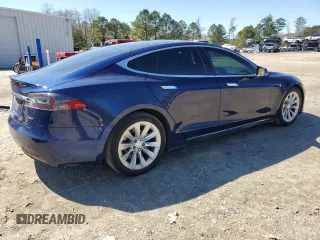 2016 Tesla Model S 90D z VIN 5YJSA1E27GF172611, wystawiony jako Copart lot #49434005 z przebiegiem 175 665 mil mil oraz Szkoda całkowita • Salvage title. Historia ofert i sprzedaży dostępna na DreamBid. Obrazek 3.