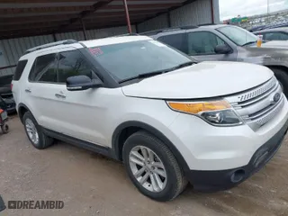 2014 Ford Explorer XLT with VIN 1FM5K7D95EGB90163, listed as a IAAI auction lot 41896474 with 139,694 mi miles. Bid and sale history available at carsss.com. Image 12.