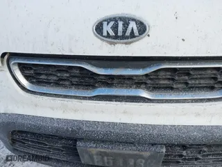 2012 Kia Soul + with VIN KNDJT2A67C7385160, listed as a IAAI auction lot 41533032 with 166,094 mi miles. Bid and sale history available at carsss.com. Image 6.