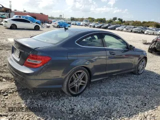 2013 Mercedes-Benz C 250 с VIN WDDGJ4HB5DG046015, выставлен на аукционе Copart как лот 52414515 с пробегом 91 706 миль миль и Списание • Salvage title. История ставок и продаж доступна на DreamBid. Изображение 3.