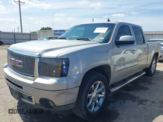 2007 GMC Sierra Denali z VIN 2GTEC638771678468, wystawiony jako IAAI lot #42375216 z przebiegiem 248 339 mil mil oraz . Historia ofert i sprzedaży dostępna na DreamBid. Obrazek 2.