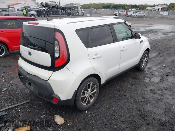 2014 Kia Soul with VIN KNDJN2A2XE7106407, listed as a IAAI auction lot 41971081 with 118,547 mi miles. Bid and sale history available at carsss.com. Image 4.