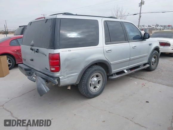 2000 Ford Expedition XLT with VIN 1FMRU15L6YLA28461, listed as a IAAI auction lot 41385530 with 1 mi miles. Bid and sale history available at carsss.com. Image 4.