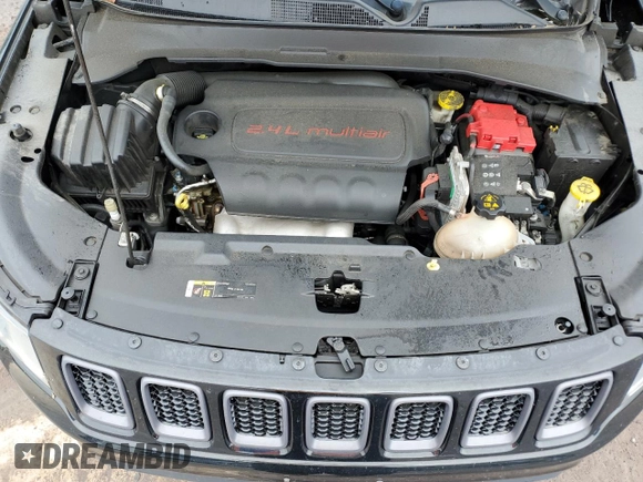 2020 Jeep Compass Trailhawk z VIN 3C4NJDDB6LT127557, wystawiony jako Copart lot #57888245 z przebiegiem 113 836 mil mil oraz Szkoda całkowita • Salvage title. Historia ofert i sprzedaży dostępna na DreamBid. Obrazek 12.