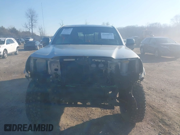 2006 Toyota Tacoma with VIN 5TEUU42N86Z253260, listed as a IAAI auction lot 41628070 with 194,352 mi miles. Bid and sale history available at carsss.com. Image 11.