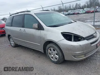 2004 Toyota Sienna XLE with VIN 5TDZA22CX4S123945, listed as a IAAI auction lot 41924697 with 281,278 mi miles. Bid and sale history available at carsss.com. Image 1.