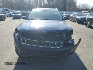 2019 Jeep Compass Latitude with VIN 3C4NJDBB2KT697055, listed as a Copart auction lot 48926585 with 31,892 mi miles and Salvage Title. Bid and sale history available at carsss.com. Image 5.