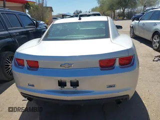 2011 Chevrolet Camaro 2LS z VIN 2G1FA1ED5B9154603, wystawiony jako IAAI lot #41814597 z przebiegiem 102 267 mil mil oraz . Historia ofert i sprzedaży dostępna na DreamBid. Obrazek 16.