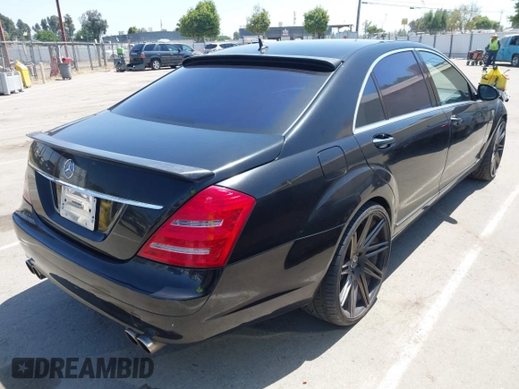 2007 Mercedes-Benz S 550 with VIN WDDNG71X07A040238, listed as a IAAI auction lot 42213229 with 297,635 mi miles and . Bid and sale history available at carsss.com. Image 4.
