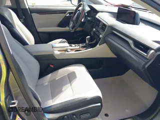 2017 Lexus RX 350 z VIN 2T2ZZMCA7HC035348, wystawiony jako IAAI lot #42357182 z przebiegiem 88 934 mil mil oraz . Historia ofert i sprzedaży dostępna na DreamBid. Obrazek 5.