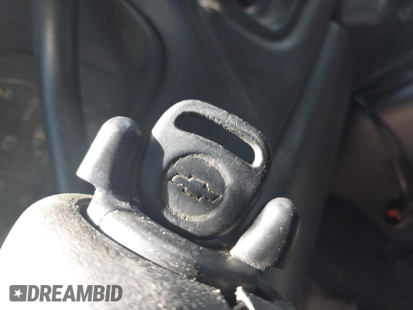 2001 Chevrolet Silverado 1500 LS with VIN 2GCEK19T911192933, listed as a IAAI auction lot 42071957 with 184,435 mi miles and . Bid and sale history available at DreamBid. Image 11.