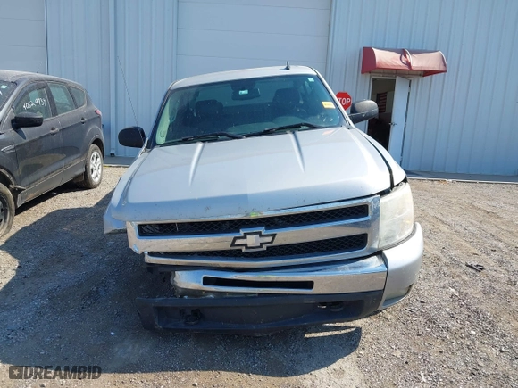 2010 Chevrolet Silverado 1500 LT with VIN 1GCSKSE31AZ221654, listed as a IAAI auction lot 40564208 with 239,609 mi miles. Bid and sale history available at carsss.com. Image 12.