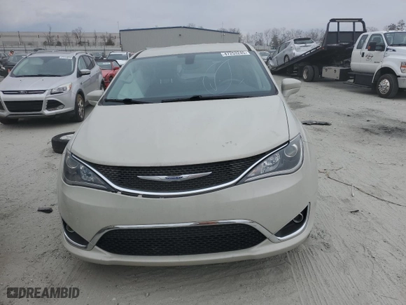 2020 Chrysler Pacifica Touring with VIN 2C4RC1FG5LR152522, listed as a Copart auction lot 47253245 with 43,020 mi miles and Salvage Title. Bid and sale history available at carsss.com. Image 5.
