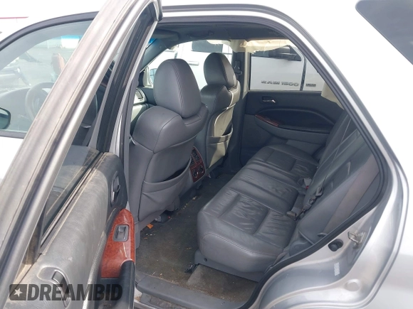 2006 Acura MDX with VIN 2HNYD18216H525330, listed as a IAAI auction lot 41637522 with 221,104 mi miles. Bid and sale history available at carsss.com. Image 8.