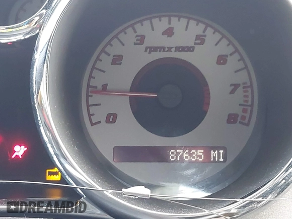 2007 Pontiac Solstice z VIN 1G2MB35B77Y132275, wystawiony jako IAAI lot #41435627 z przebiegiem 87 635 mil mil oraz . Historia ofert i sprzedaży dostępna na DreamBid. Obrazek 15.