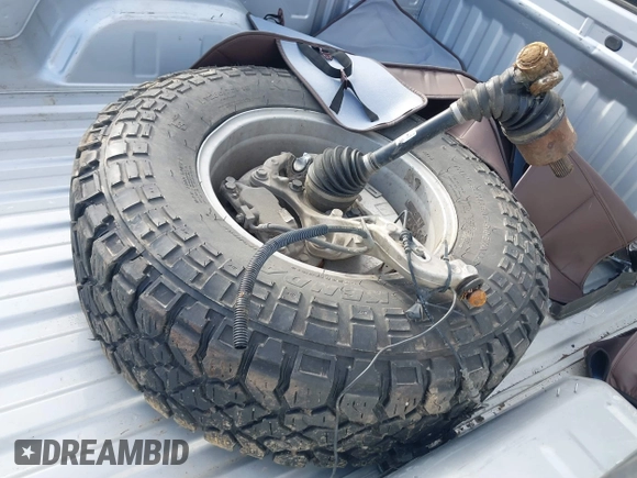 2020 Chevrolet Silverado 1500 LT with VIN 1GCUYDED6LZ302762, listed as a IAAI auction lot 41402510 with 150,000 mi miles and . Bid and sale history available at DreamBid. Image 12.