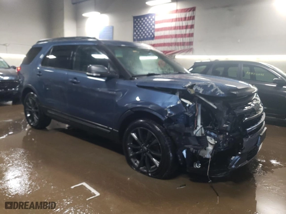 2018 Ford Explorer XLT with VIN 1FM5K8D84JGB05319, listed as a Copart auction lot 48422455 with 108,082 mi miles and Salvage Title. Bid and sale history available at carsss.com. Image 4.
