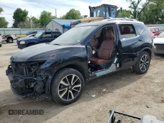 2017 Nissan Rogue SL z VIN JN8AT2MV5HW024885, wystawiony jako Copart lot #55828845 z przebiegiem 115 464 mil mil oraz Czysty tytuł • Clean title. Historia ofert i sprzedaży dostępna na DreamBid. Obrazek 1.