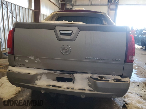 2006 Cadillac Escalade EXT z VIN 3GYEK62N46G206027, wystawiony jako Copart lot #85702774 z przebiegiem 151 721 mil mil oraz Czysty tytuł • Clean title. Historia ofert i sprzedaży dostępna na DreamBid. Obrazek 6.