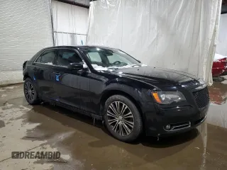 2013 Chrysler 300 S z VIN 2C3CCAGG2DH505279, wystawiony jako Copart lot #43584625 z przebiegiem 155 645 mil mil oraz Szkoda całkowita • Salvage title. Historia ofert i sprzedaży dostępna na DreamBid. Obrazek 4.