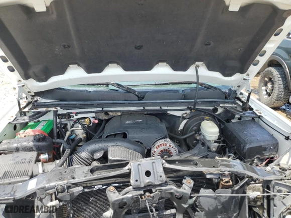 2007 Chevrolet Silverado 1500 LT w/1LT with VIN 1GCEC19J57Z521185, listed as a Copart auction lot 65677314 with 243,650 mi miles and Non Repairable. Bid and sale history available at carsss.com. Image 11.