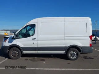 2019 Ford Transit z VIN 1FTYR1CM7KKB27462, wystawiony jako IAAI lot #41644752 z przebiegiem 94 260 mil mil oraz . Historia ofert i sprzedaży dostępna na DreamBid. Obrazek 14.