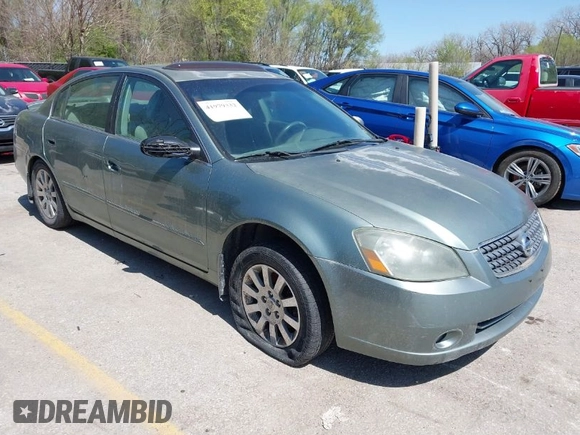 2005 Nissan Altima 2.5 S with VIN 1N4AL11DX5C269251, listed as a IAAI auction lot 41979332 with 236,068 mi miles. Bid and sale history available at carsss.com. Image 1.
