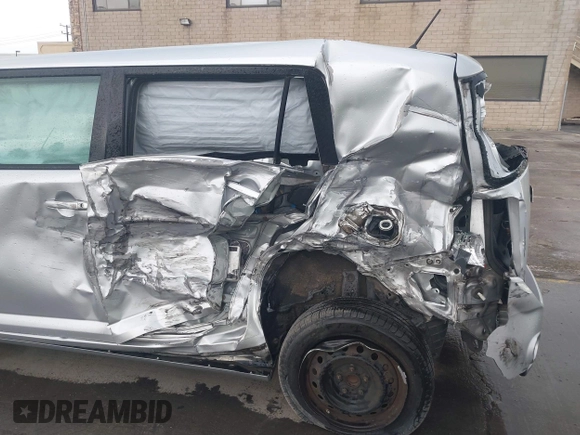 2010 Scion xB z VIN JTLZE4FE9A1110922, wystawiony jako IAAI lot #41761378 z przebiegiem 89 000 mil mil oraz . Historia ofert i sprzedaży dostępna na DreamBid. Obrazek 6.