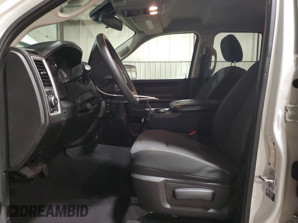 2021 Ram 1500 Tradesman z VIN 1C6RR7FG2MS574580, wystawiony jako Copart lot #84800634 z przebiegiem 33 134 mil mil oraz Szkoda całkowita • Salvage title. Historia ofert i sprzedaży dostępna na DreamBid. Obrazek 7.