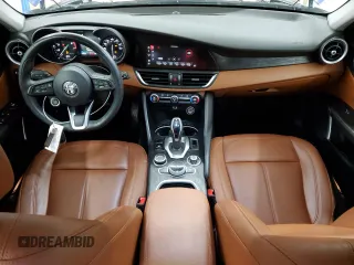 2020 Alfa Romeo Giulia with VIN ZARFAMAN1L7637425, listed as a Copart auction lot 48060025 with 31,083 mi miles and Clean title. Bid and sale history available at DreamBid. Image 8.