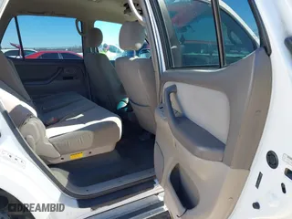 2005 Toyota Sequoia SR5 with VIN 5TDZT34AX5S252295, listed as a IAAI auction lot 41725776 with 236,512 mi miles. Bid and sale history available at carsss.com. Image 8.
