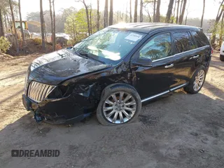 2013 Lincoln MKX with VIN 2LMDJ6JK8DBL60753, listed as a IAAI auction lot 41760954 with 121,714 mi miles. Bid and sale history available at carsss.com. Image 17.