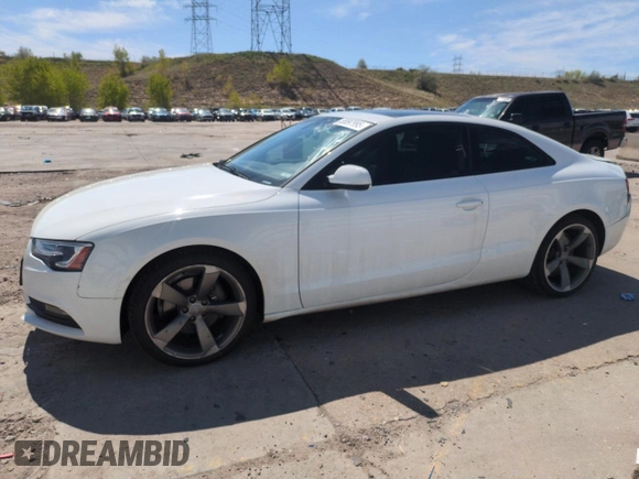 2014 Audi A5 Premium Plus z VIN WAULFAFR5EA010335, wystawiony jako Copart lot #55597995 z przebiegiem 83 426 mil mil oraz Szkoda całkowita • Salvage title. Historia ofert i sprzedaży dostępna na DreamBid. Obrazek 1.