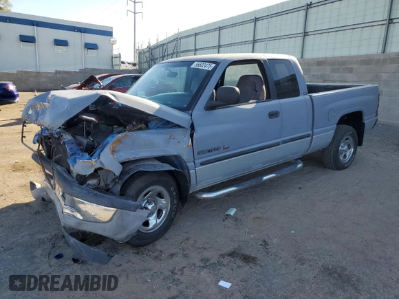 2000 Dodge 1500 z VIN 3B7HC13Y5YM225220, wystawiony jako Copart lot #56602475 z przebiegiem 178 267 mil mil oraz Szkoda całkowita • Salvage title. Historia ofert i sprzedaży dostępna na DreamBid. Obrazek 1.
