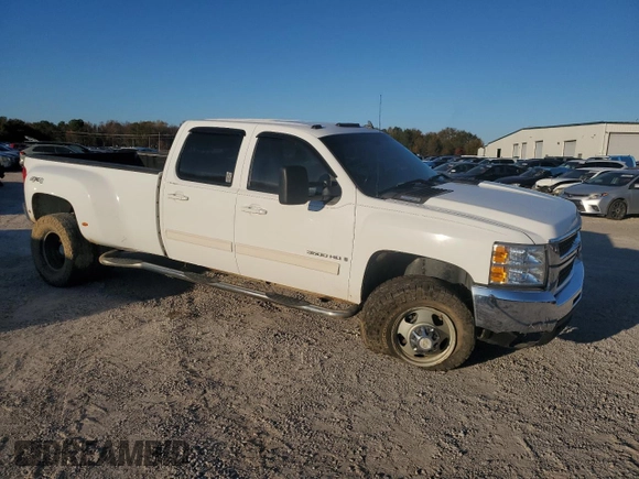 2009 Chevrolet Silverado 3500HD DRW LTZ with VIN 1GCJK936X9F180407, listed as a Copart auction lot 82584064 with 231,445 mi miles and Salvage Title. Bid and sale history available at carsss.com. Image 4.